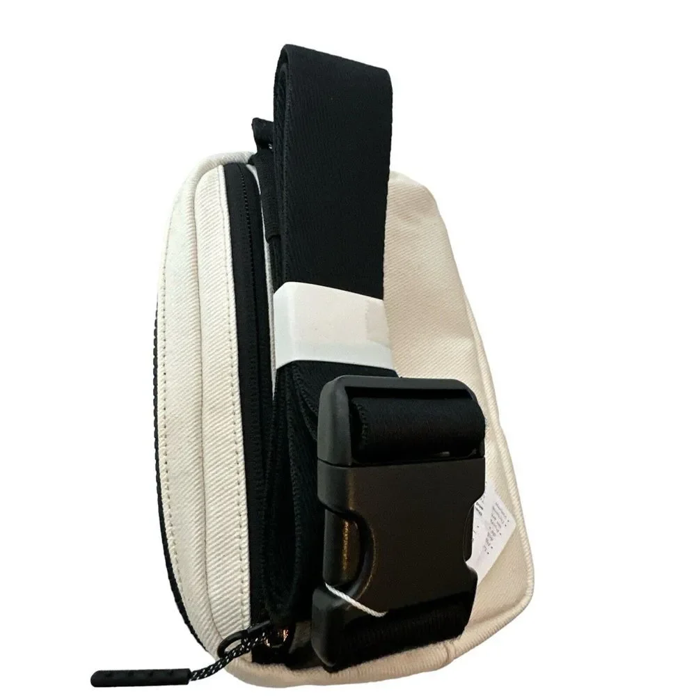 NWT LULULEMON Everywhere Crossbody Belt Bag Shoulder Nat/Black  One Size‎